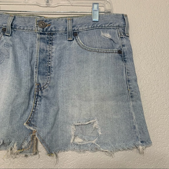 Levi distressed jean skirt size 11 - Picture 3 of 10